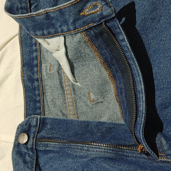 LL Bean Natural Fit Jeans - Picture 6 of 8